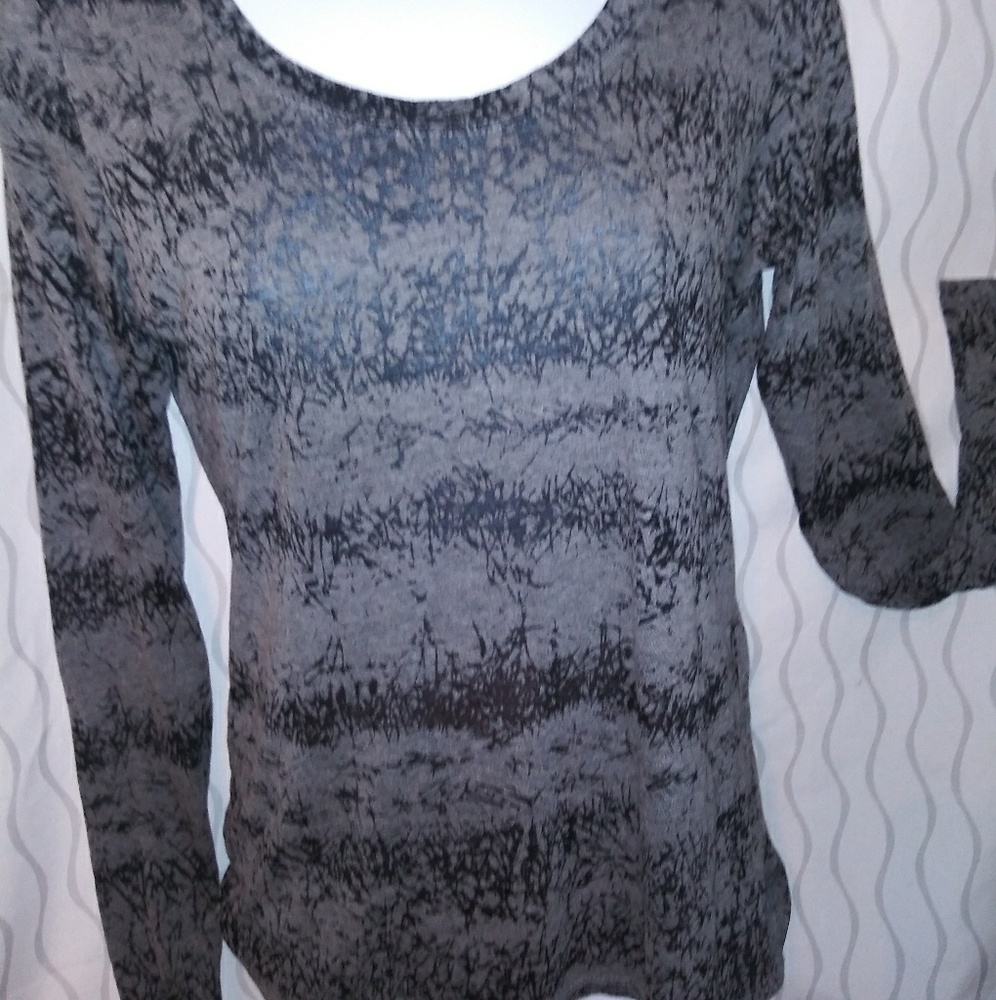 Grey and black printed graphic Tee shirt